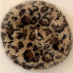 Leopard fuzzy baret